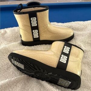 UGG Clear Classic Mini Boot - woman 10